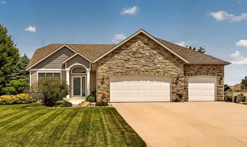 639 Donnington Pl, Byron, MN, 55920-1595 | Card Image