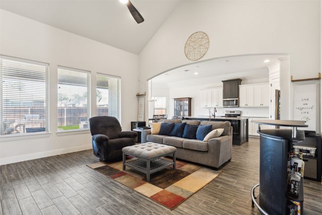 900 E 5 Th St, House other with 4 bedrooms, 2 bathrooms and null parking in Springtown TX | Image 5