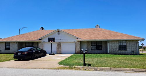 520 Signal Hill Ct S, Fort Worth, TX, 76112-8659 | Card Image