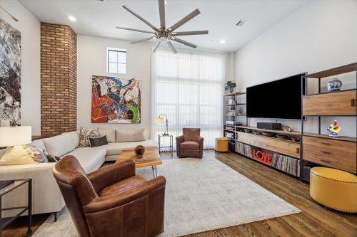 2914 Lamar St, Houston, TX, 77003-3820 | Card Image