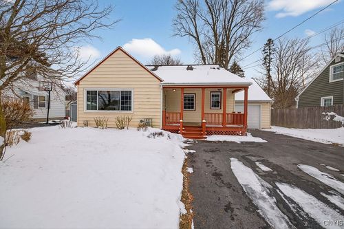 206 Church Pkwy, Syracuse, NY, 13212-2415 | Card Image