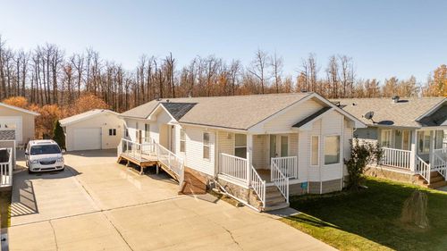 11 Baywood Link, Sylvan Lake, AB, T4S0A8 | Card Image