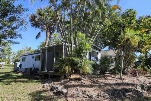 893 Manatee Rd, NAPLES, FL, 34114-8218 | Card Image