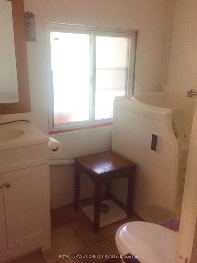 1256 Elm Tree Rd, House other with 2 bedrooms, 2 bathrooms and 4 parking in Arden ON | Image 12