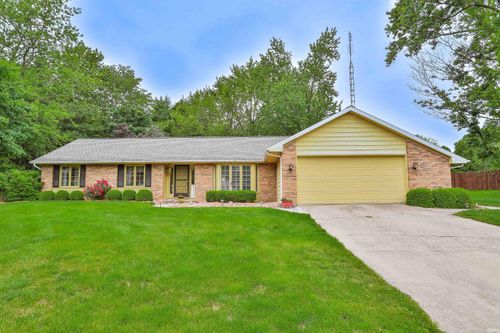 1402 Ivy Ct, North Manchester, IN, 46962-1952 | Card Image