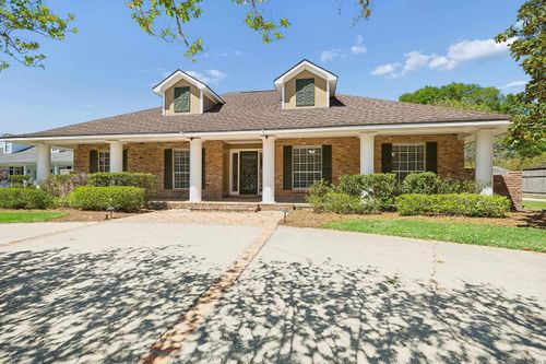 12103 Lake Sherwood Ave N, Baton Rouge, LA, 70816-4344 | Card Image