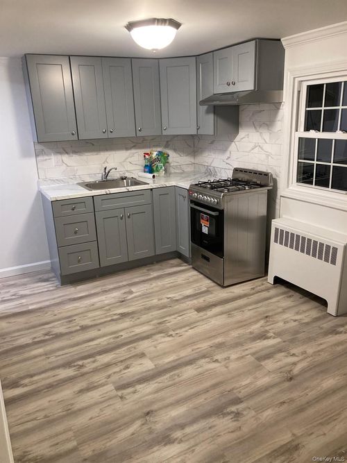 2-29 Lexington Ave, Westbury, NY, 11590-4307 | Card Image