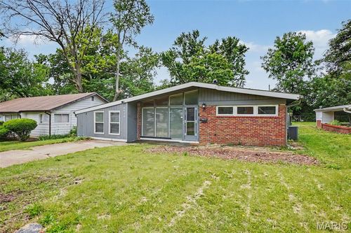 8408 Chalons Ct, Saint Louis, MO, 63134-1102 | Card Image