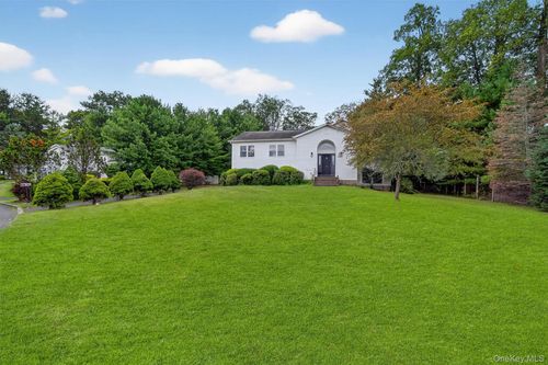 2 Pulver Pl, Spring Valley, NY, 10977-1518 | Card Image