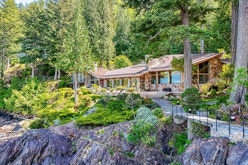 370-374 Smugglers Cove Rd, Bowen Island, BC, V0N1G1 | Card Image