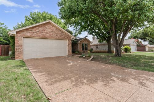 3732 Clear Brook Circle, Fort Worth, TX, 76123 | Card Image