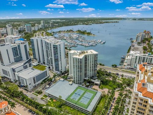 7c-1111 N Gulfstream Ave, SARASOTA, FL, 34236-5533 | Card Image