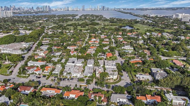 APT-7 - 2858 Pine Tree Dr, Condo with 1 bedrooms, 2 bathrooms and null parking in Miami Beach FL | Image 30