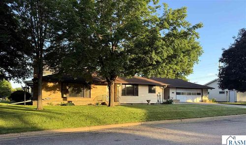1327 N Minnesota St, New Ulm, MN, 56073-1246 | Card Image