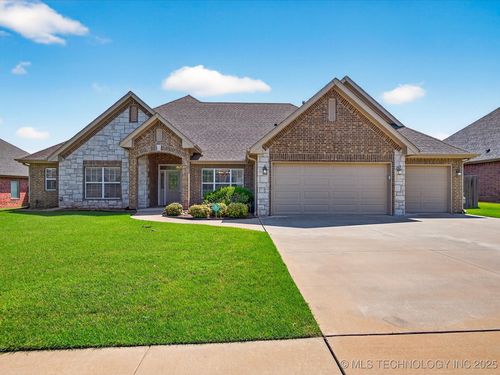 1218 Manor Dr, Bartlesville, OK, 74006-6053 | Card Image