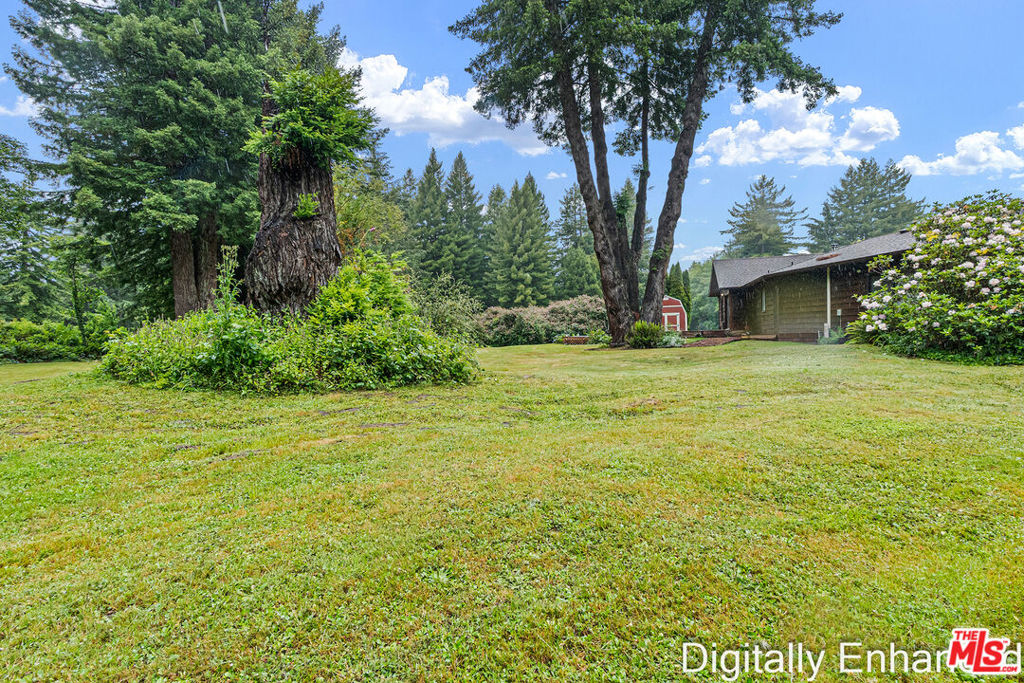 Residential in Crescent City 4