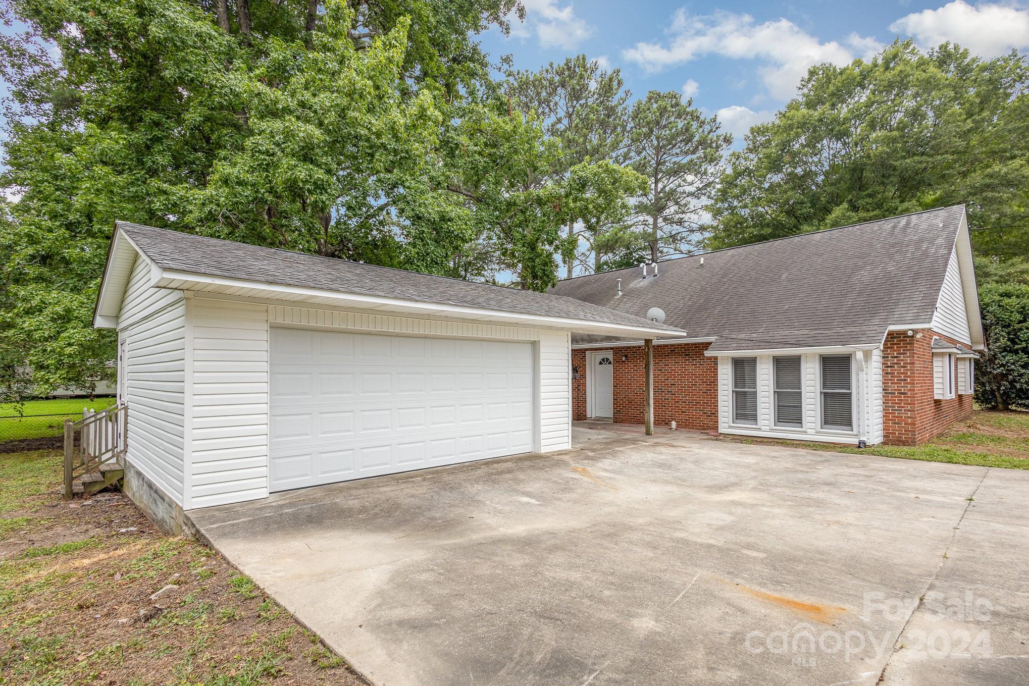 Cane Mill Rd, Lancaster, SC 29720