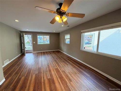 3320 Harvard Rd, Royal Oak, MI, 48073-6609 | Card Image