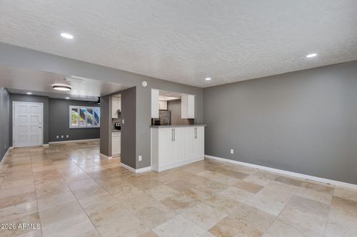 5034 N 81st St, Scottsdale, AZ, 85250-7324 | Card Image