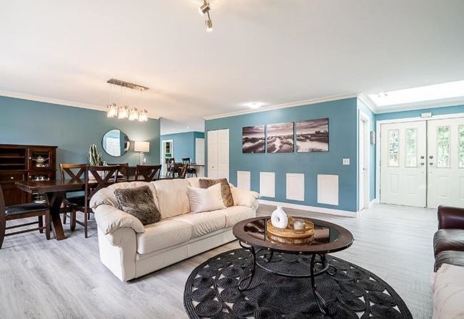 25040 57 Ave, House other with 3 bedrooms, 3 bathrooms and 15 parking in Aldergrove BC | Image 5
