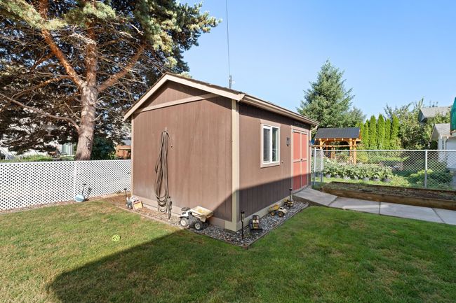8901 Walters Street, House other with 3 bedrooms, 2 bathrooms and 5 parking in Chilliwack BC | Image 9