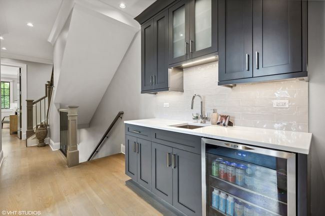 2 - 2633 N Mildred Ave, Condo with 4 bedrooms, 3 bathrooms and 1 parking in CHICAGO IL | Image 26