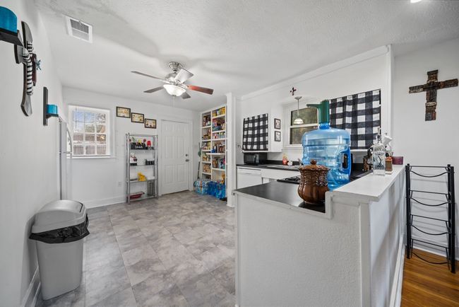 407 Edwards Blvd, House other with 2 bedrooms, 1 bathrooms and 2 parking in Big Spring TX | Image 9