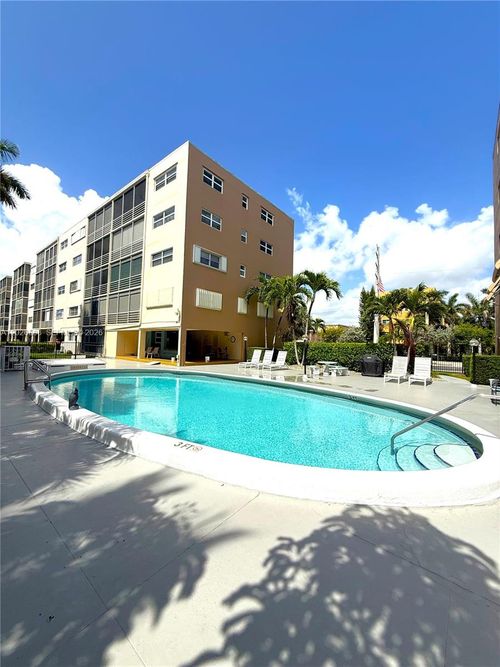 307-300 Ne 14th Ave, Hallandale Beach, FL, 33009-7429 | Card Image