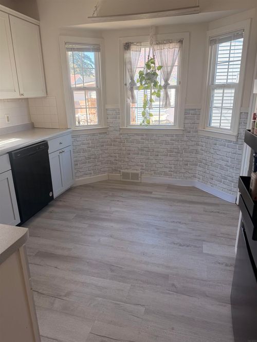 1712 W 7th Street, Waterloo, IA, 50702 | Card Image