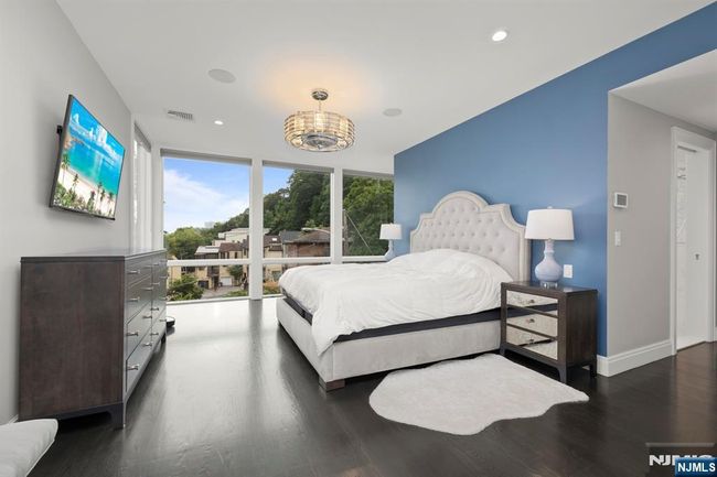 12 Hooks Ln, Condo with 4 bedrooms, 4 bathrooms and null parking in Edgewater NJ | Image 30