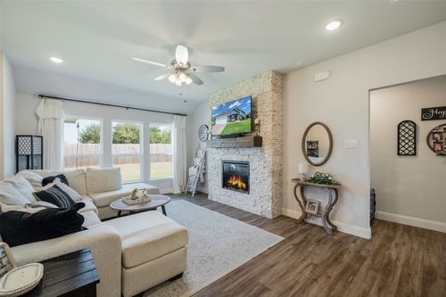 117 Mustang Drive, Lindsay, TX, 76250 | Card Image