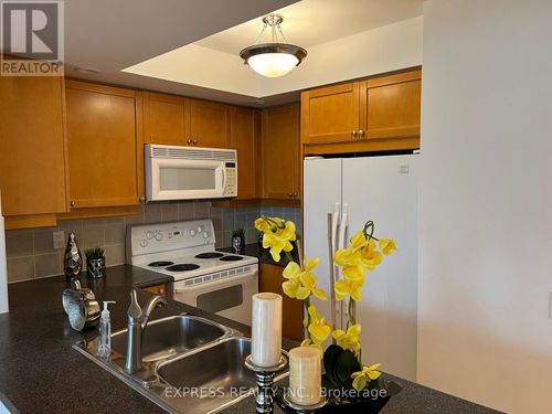 1024-15 Northtown Way, Toronto (Willowdale West), ON, M3N7A2 | Card Image