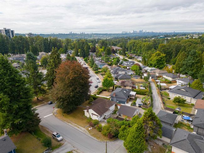2915 Astor Drive, House other with 3 bedrooms, 1 bathrooms and 2 parking in Burnaby BC | Image 31