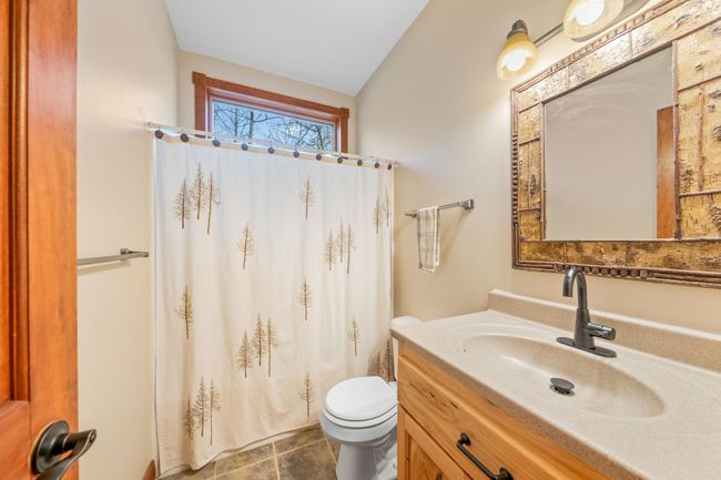 Main floor full bath. | Image 23