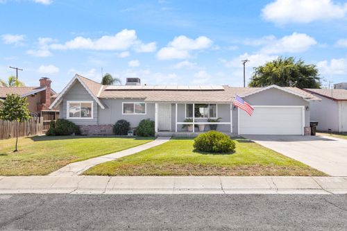 556 Gemini St, Tulare, CA, 93274-4812 | Card Image