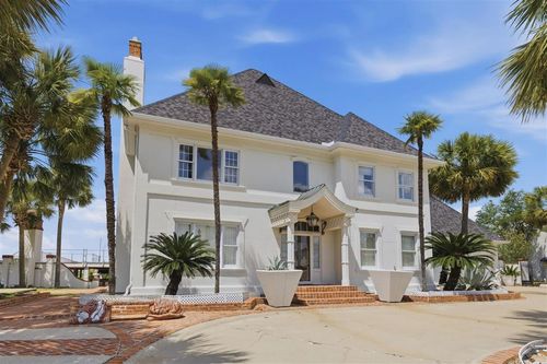 2034 Charvais Dr, Lake Charles, LA, 70601-5606 | Card Image