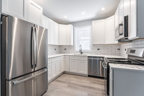 2-4319 N Francisco Ave, Chicago, IL, 60618-1409 | Card Image