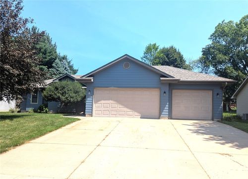 2005 Statz Ave, Eau Claire, WI, 54703-1392 | Card Image