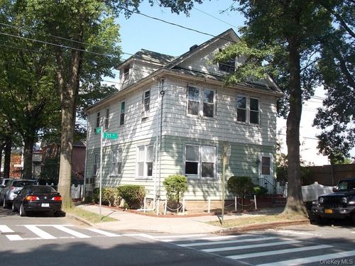 4520 211th St, Bayside, NY, 11361-3238 | Card Image