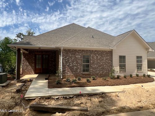 2011 Freedom Ring Dr, Brandon, MS, 39047-1827 | Card Image