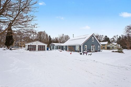 99 E Elmwood, Leonard, MI, 48367-1803 | Card Image