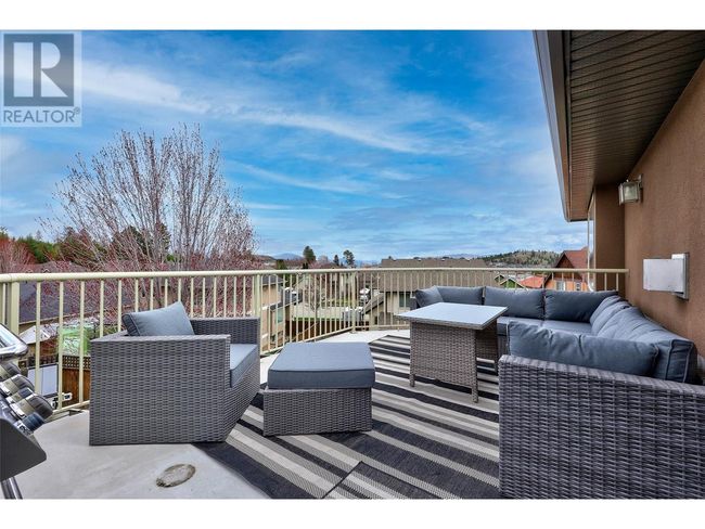 2022 Hugh Allan Dr, House other with 6 bedrooms, 3 bathrooms and 6 parking in Kamloops BC | Image 10