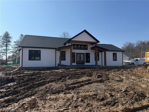 111 Crimson Circle, Dover, OH, 44622 | Card Image