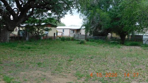 609 4th St, Pleasanton, TX, 78064-3117 | Card Image