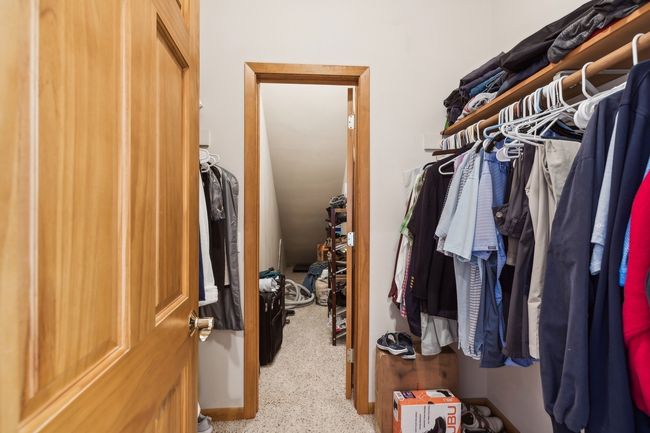 Primary Closet | Image 30