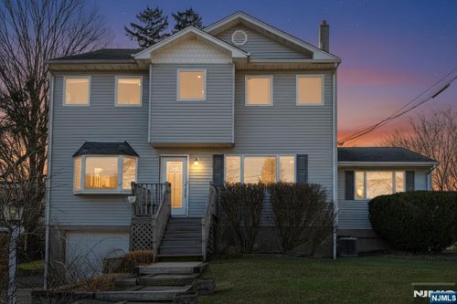 8 Tyler Pl, Hewitt, NJ, 07421-2727 | Card Image