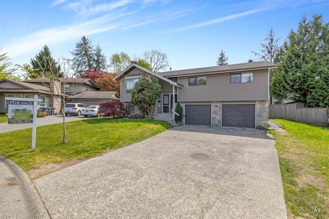 9422 149 Street, House other with 7 bedrooms, 4 bathrooms and null parking in Surrey BC | Image 1