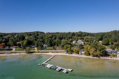 9649 Center Rd, Traverse City, MI, 49686-8294 | Card Image