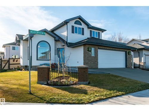479 Meadowview Dr, Sherwood Park, AB, T8H1X4 | Card Image