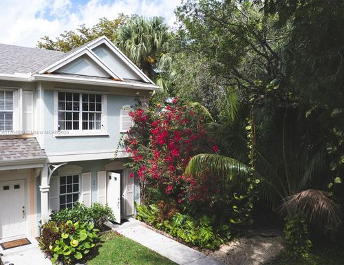 201-201 Mallory Ct, Weston, FL, 33326-3416 | Card Image